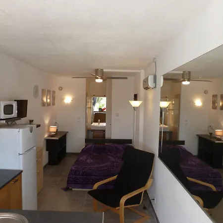 דירה Village Naturiste Purple אגדה