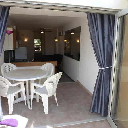 Village Naturiste Purple אגדה